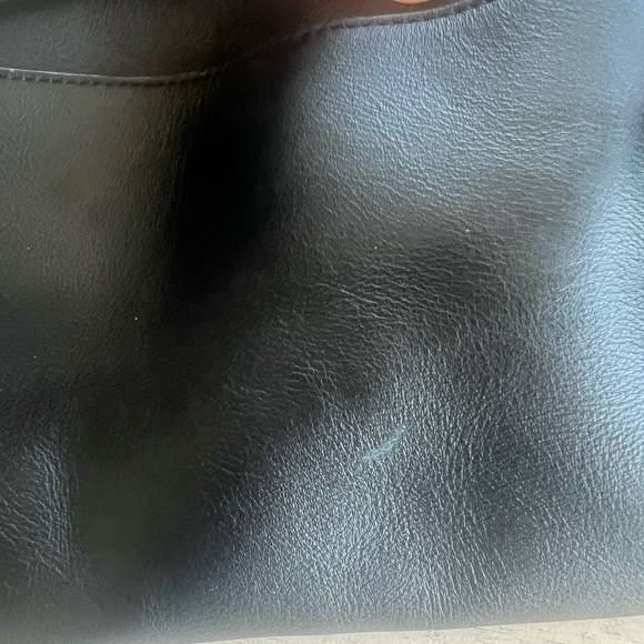 Vince Signature Collection East/West Italian Leather Tote in Black/White - Picture 16 of 17